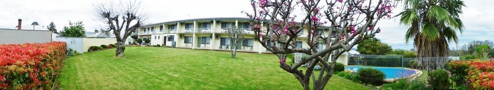 Motel Harriet House Tumut Exterior foto