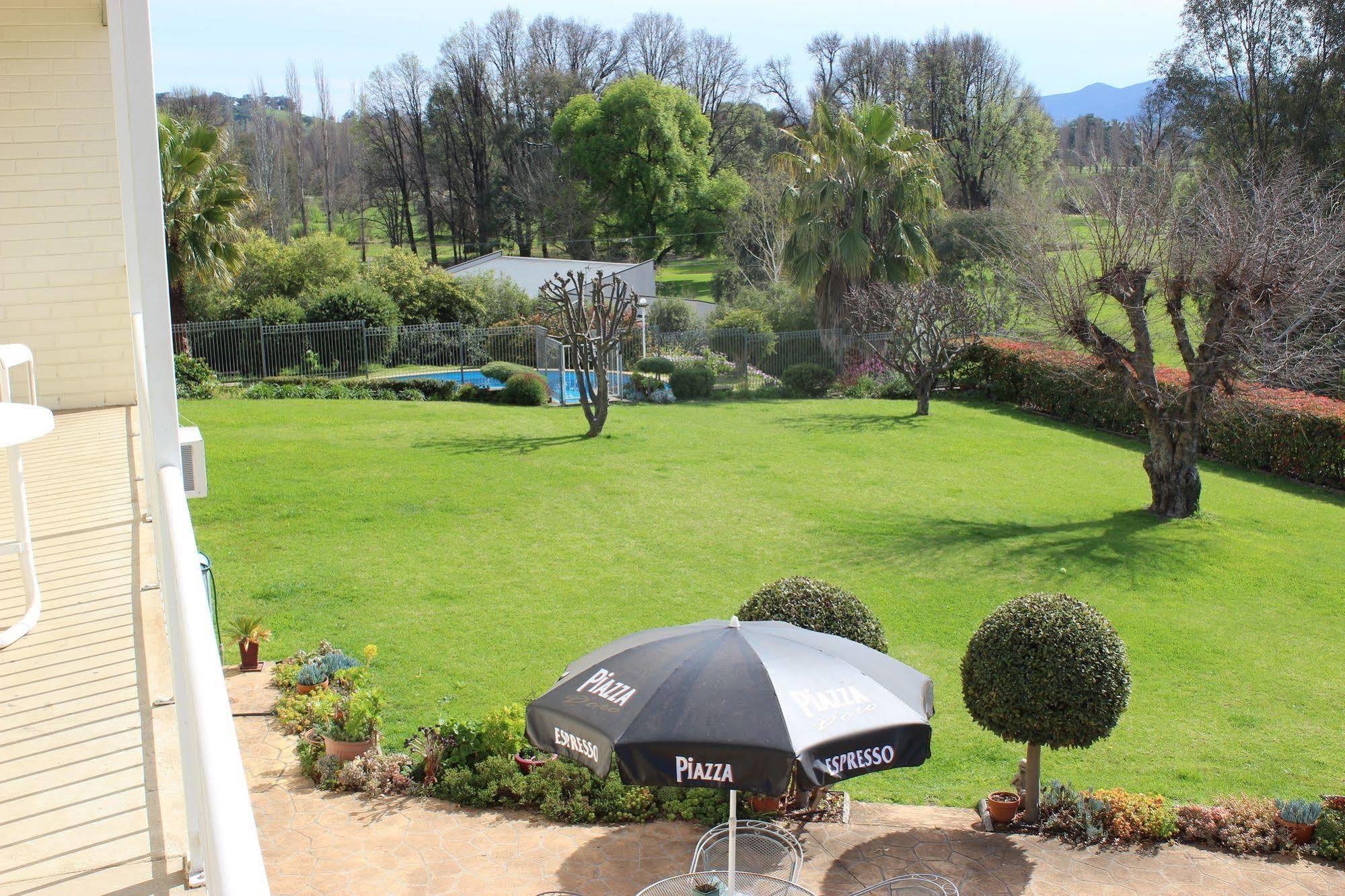 Motel Harriet House Tumut Exterior foto